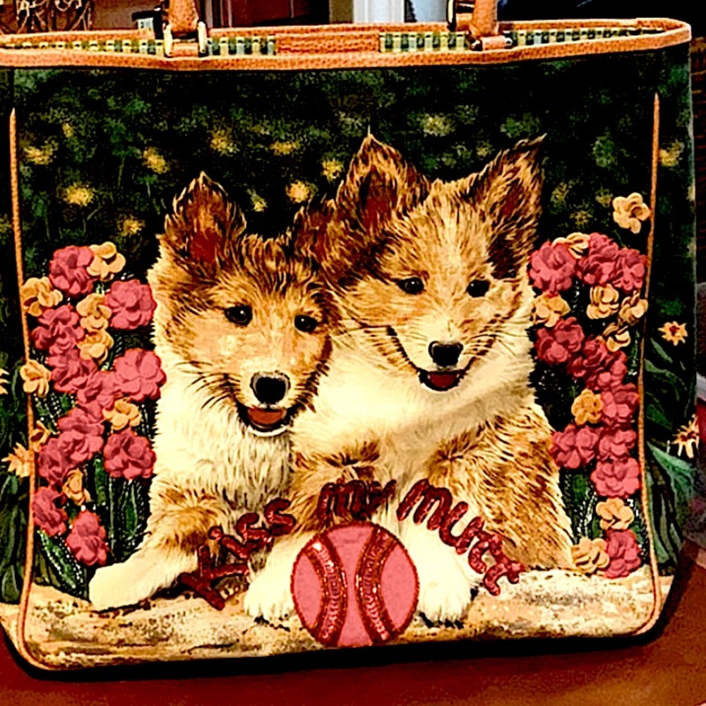 ISABELLA FIORE BAG WITH “KISS MY MUTT” ON PURSE 😍
